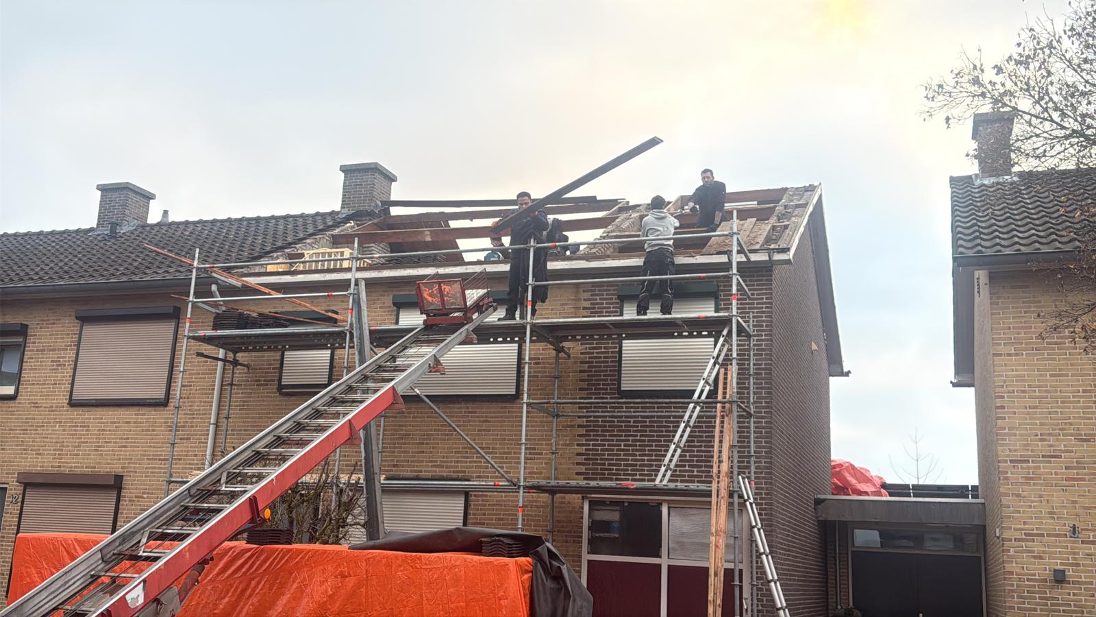 Het complete dak vervangen